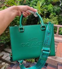 Coach Tote With Signature Canvas - Green (sold out)